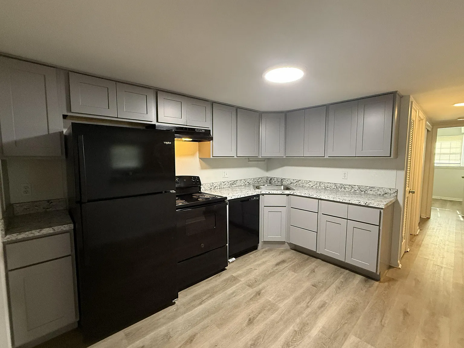 2 bed, 1.0 bath, 925 sqft, $1,175 — Photo 4