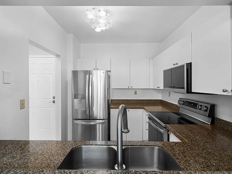3020 NE 32nd Ave #710 — Photo 10
