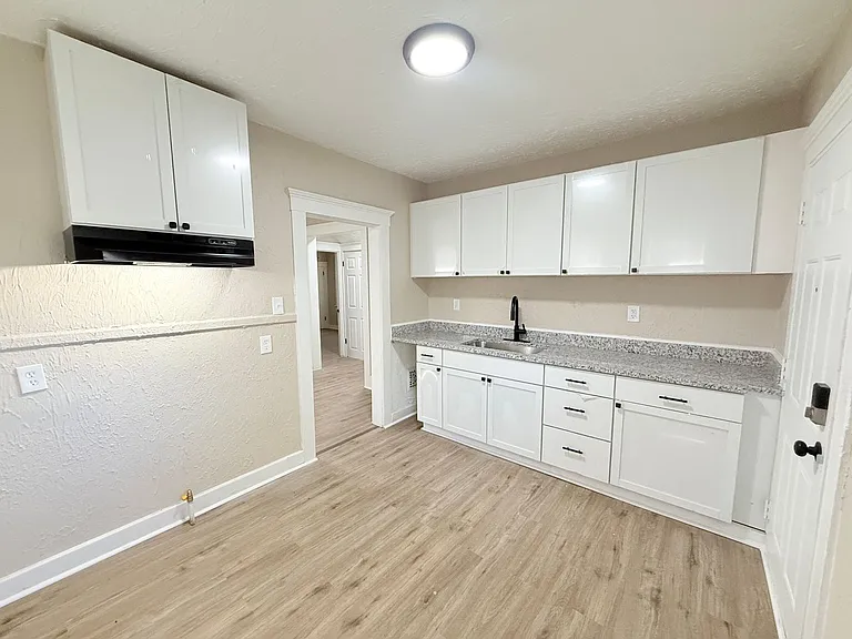 9376 Otsego St — Photo 5