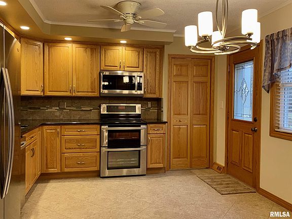 5th image of 9 E Briarbrook Dr