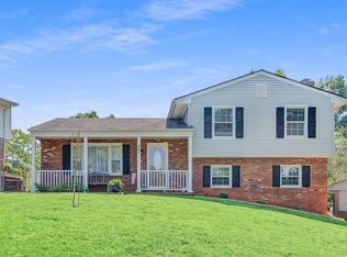 465 Crofton Dr, Vinton, VA 24179