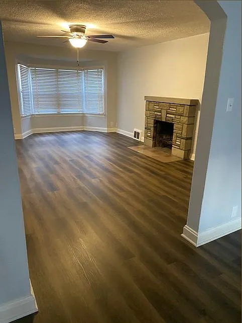3 bed, 1220 sqft, $1,625 — Photo 1