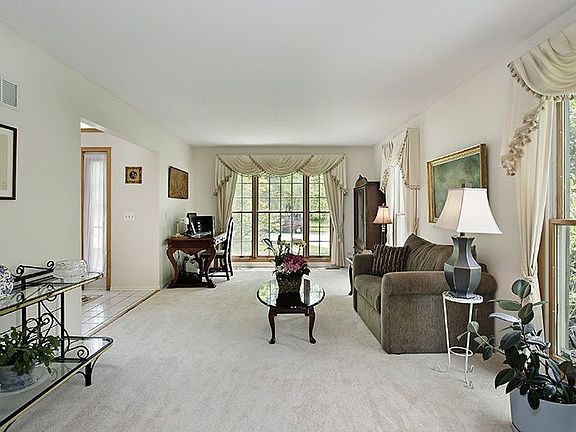 4th image of 6268 Winchester Ct