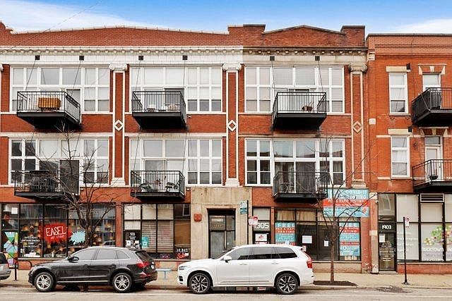 1st image of 1907 N Milwaukee Ave APT 208