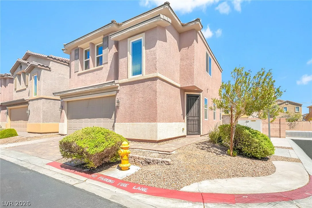 3 bed, 2.5 bath, 1695 sqft, $1,850 — Photo 2