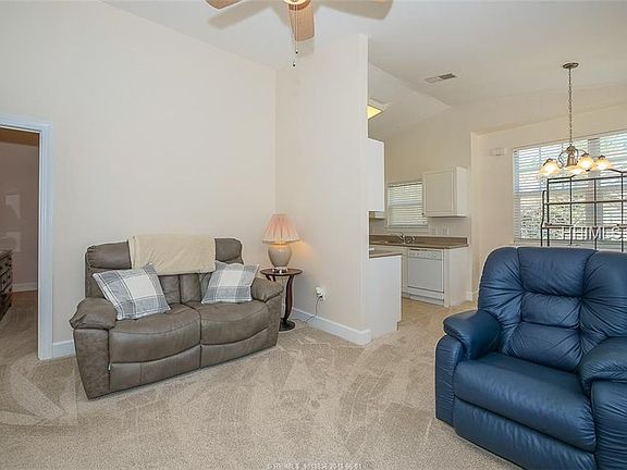 4th image of 75 Summerfield Ct