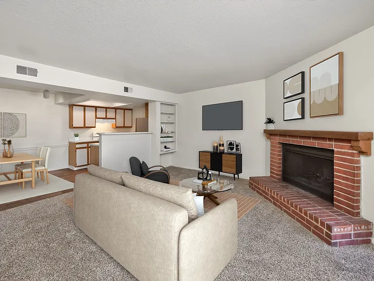 Aurora (Classic) - 1 Bed / 1 Bath - 700 Sq.Ft.