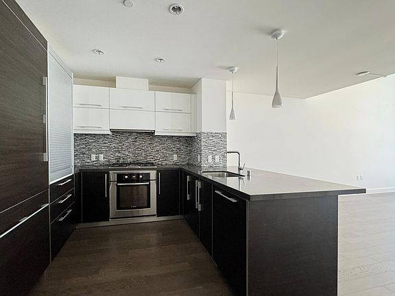 5th image of 435 China Basin St Unit 209