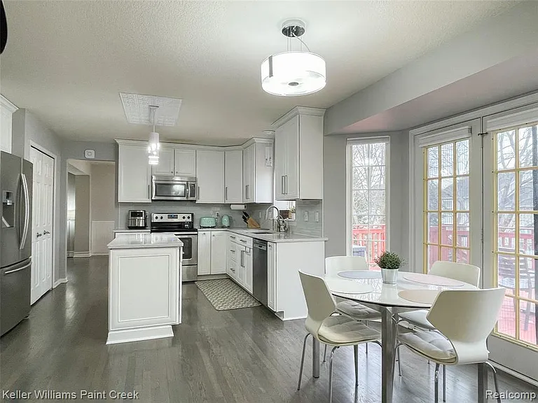 4927 Ravine Ct — Photo 6