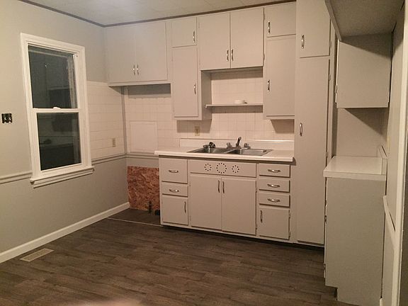 4th image of 2040 N Euclid Ave