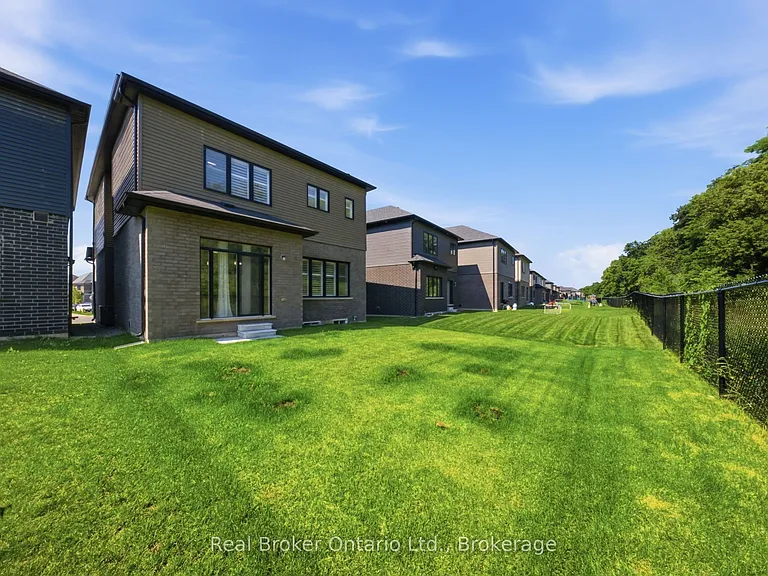 67 Macklin St — Photo 48