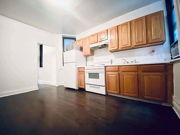 3rd image of 514 E 81st St #3B