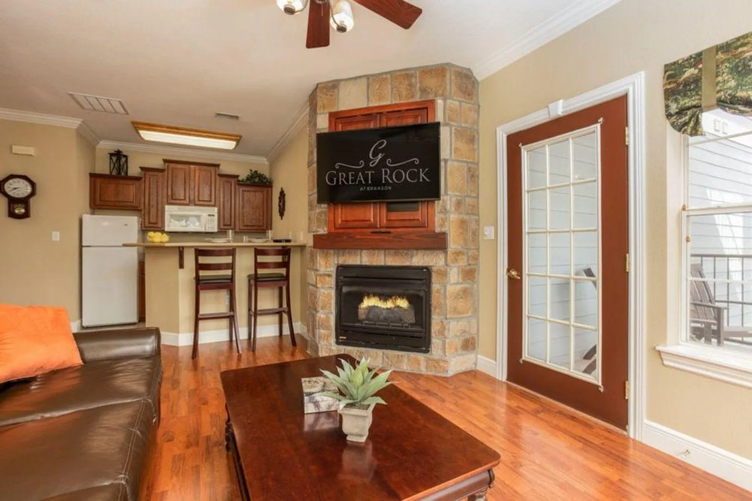 2 bed, 2.0 bath, $3,599 — Photo 2