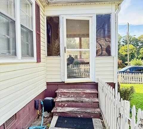 3rd image of 83 Otis St