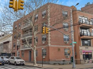 30-01 Newtown Ave, Astoria, NY 11102
