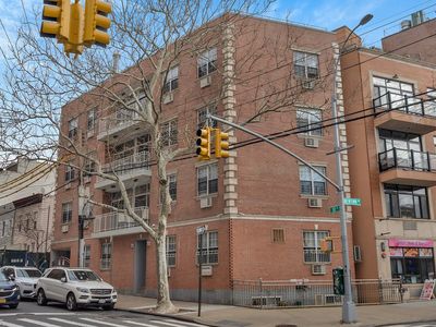 30-01 Newtown Ave, Astoria, NY, 11102