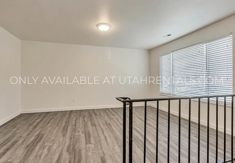 255 E Center St #10 — Photo 11