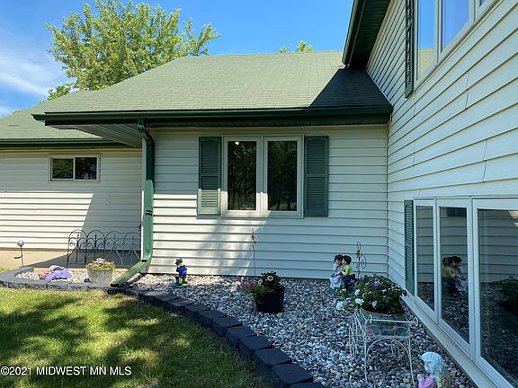 2nd image of 16581 Highland Dr