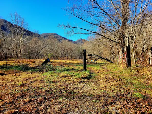 4359 McKinley Rd, Big Stone Gap, VA 24273