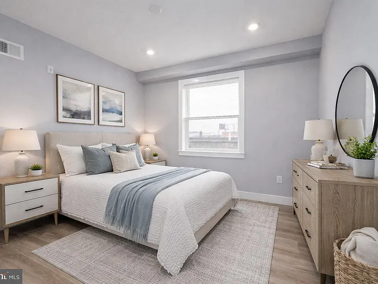 2323 E Cabot St #2 — Photo 15