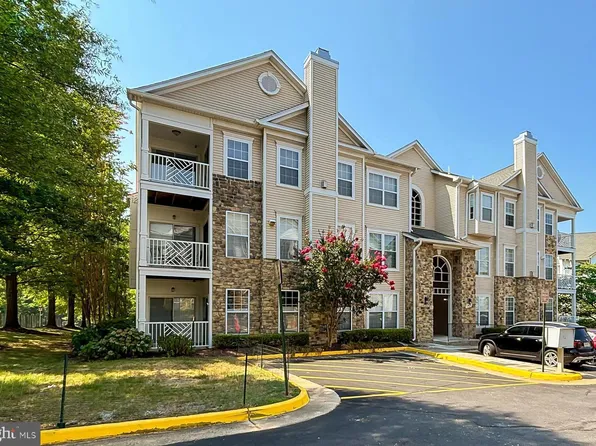 5921 Founders Crossing Ct Unit 301, Alexandria, VA 22310