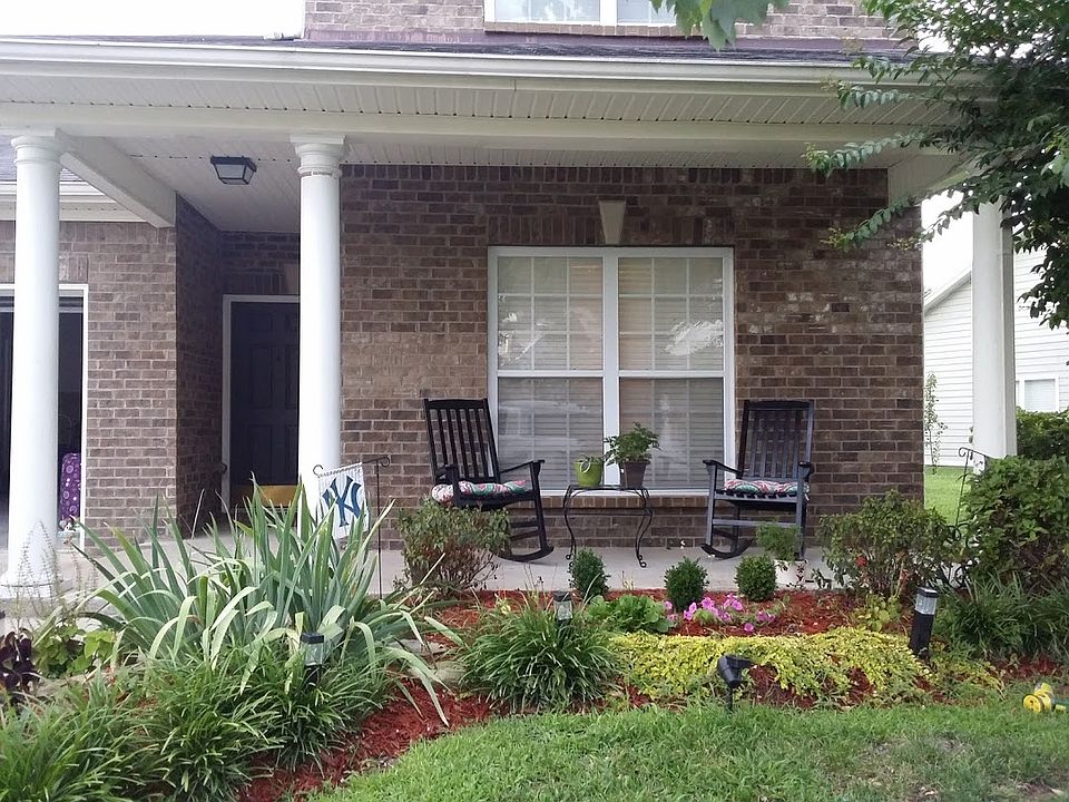 Front porch made for relaxin