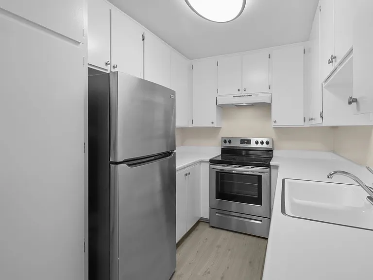 11677-11683 Goshen Ave. Los Angeles CA 90049 — Photo 21