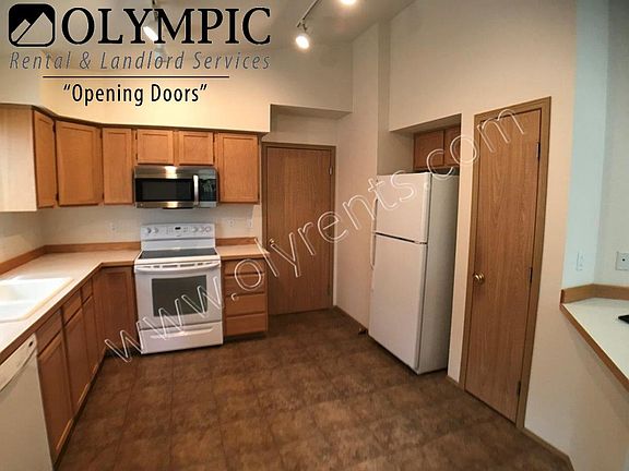 4th image of 6008 Regents Ln SE