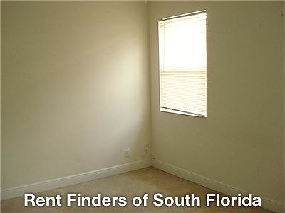 4th image of 420 NE 1st Ave