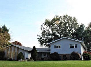 1017 Hilltop Dr, Morrison, IL 61270