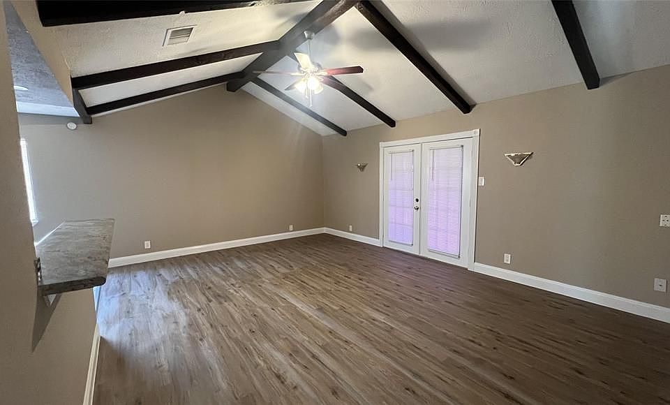 1st image of 10118 Carlow Ln