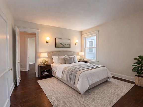 4th image of 331 Bedford Ave #2