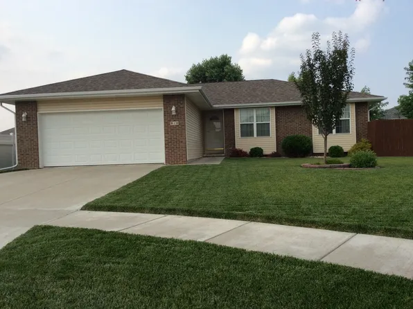 910 W Craig Dodge Cir, Lincoln, NE 68522