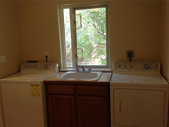 4th image of 16421 Marine View Dr SW