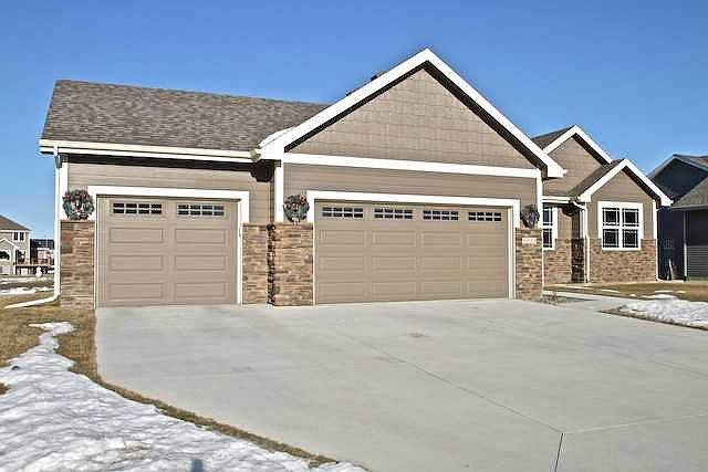 1st image of 1353 E Pine Ridge Dr