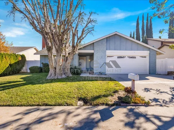 23708 Via Lupona, Santa Clarita, CA 91355