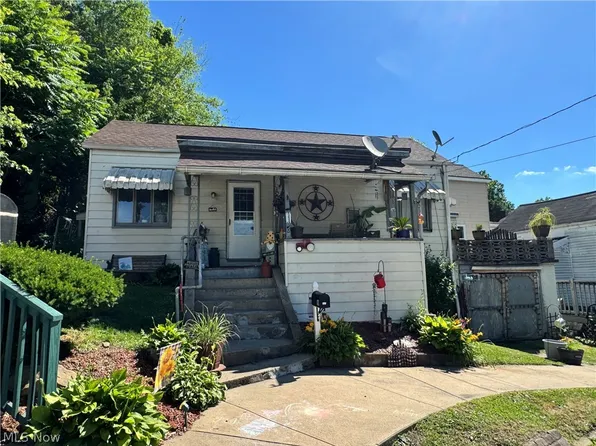 900 Park St, Martins Ferry, OH 43935