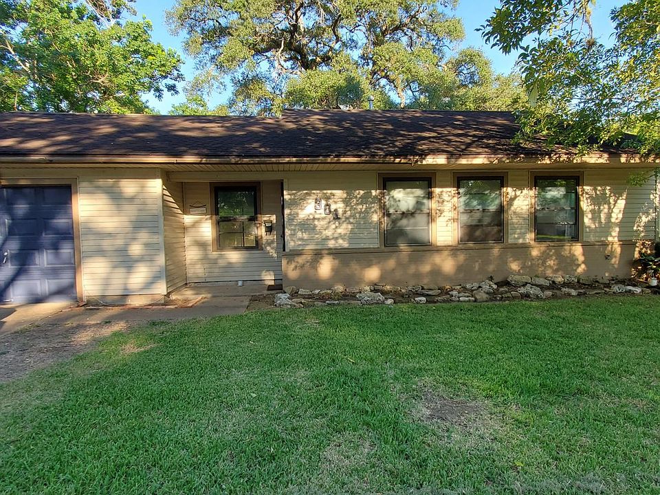 1st image of 301 Redwood St