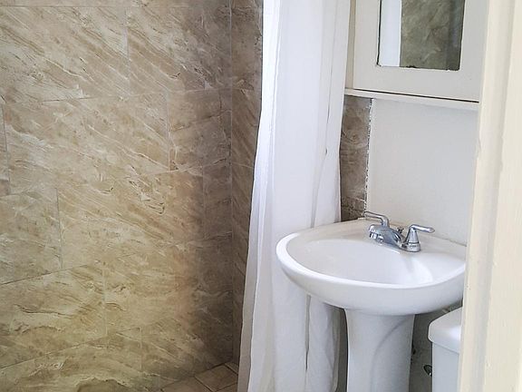 5th image of 158 S Avenue 53 #A