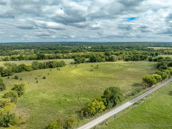 2 N 25th St E, Wagoner, OK 74467