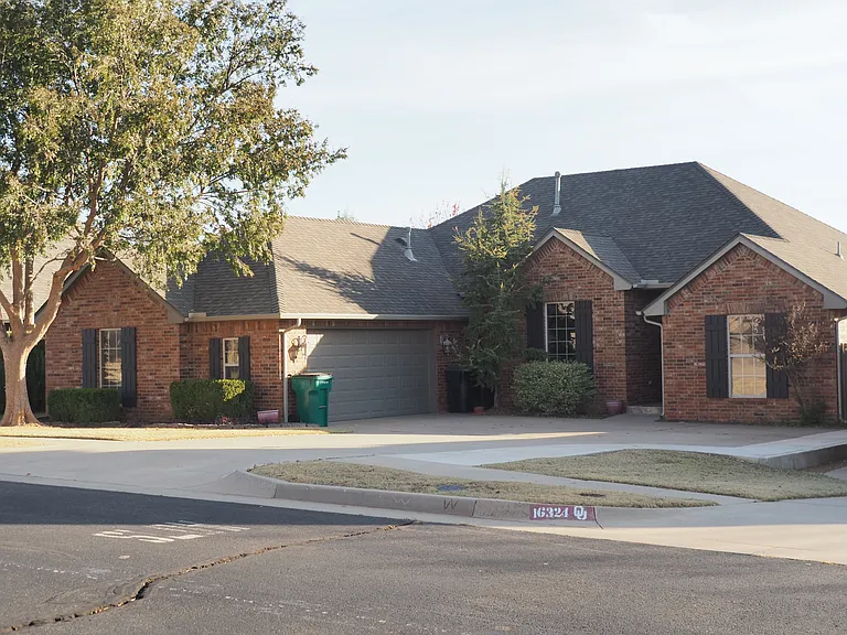 Old Elm Ln — Photo 1