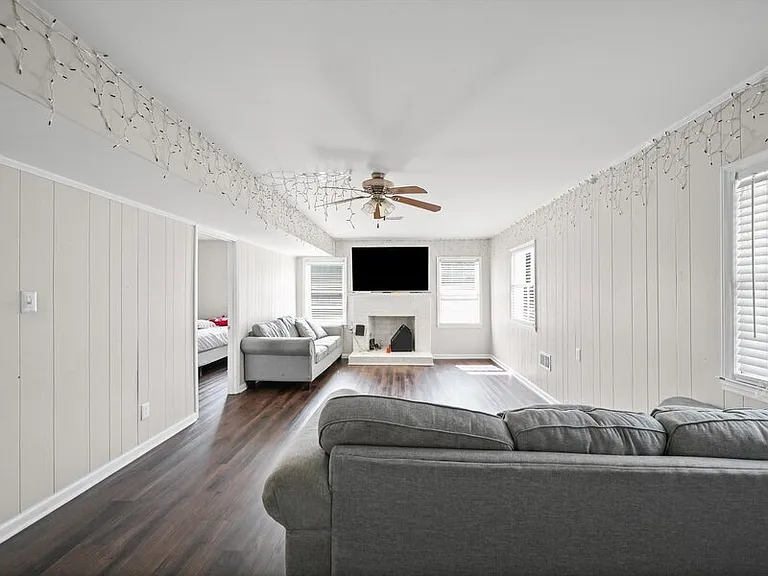 335 Meadowdale Ln — Photo 27