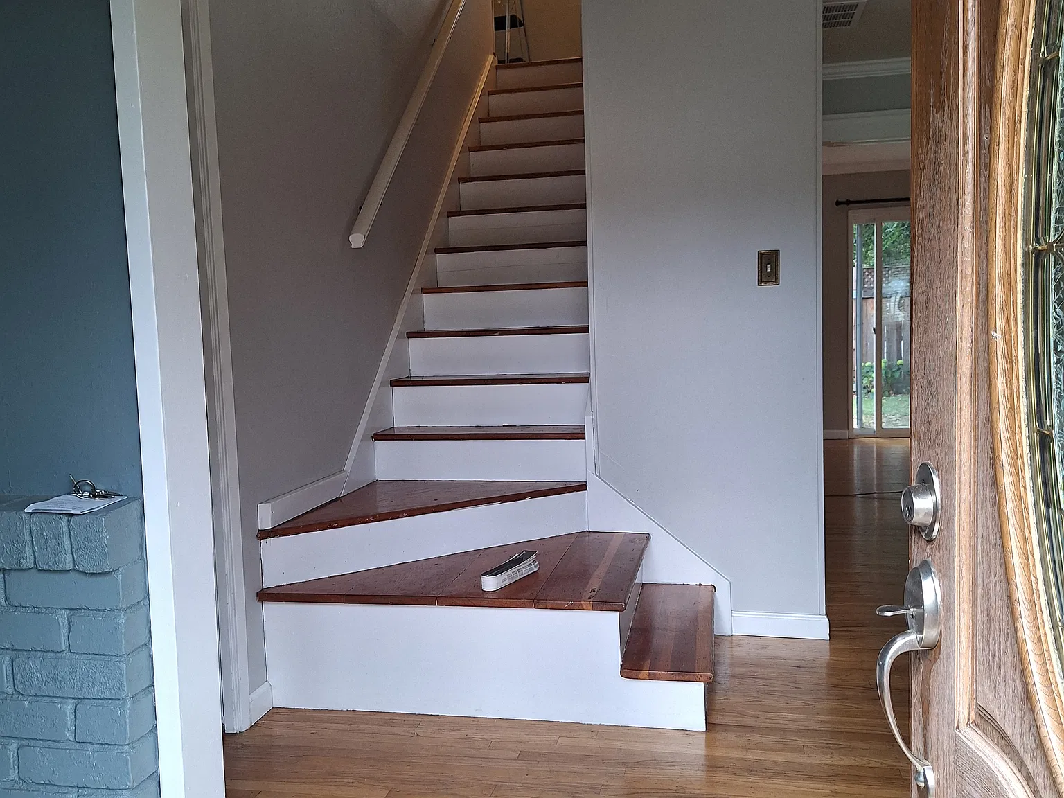 153 Court Way — Photo 3