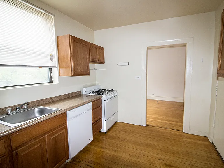 536 - Kitchen