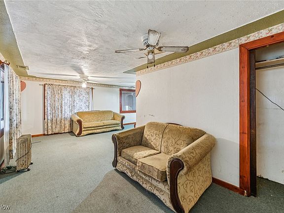 3rd image of 3748 Albany Ave