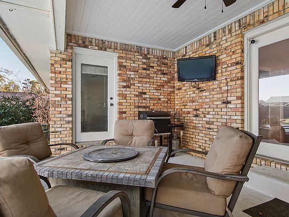 2nd image of 2844 Longleaf Rd