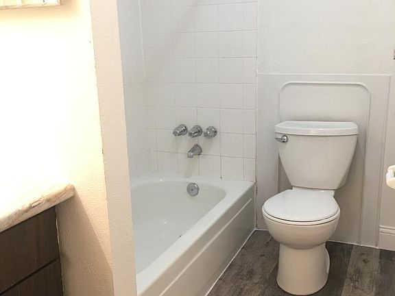 3rd image of 431 Chancellor Square Ct #5ceb3cd63