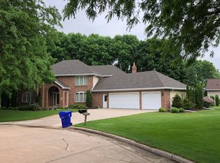 15 Bracken Ct, Appleton, WI 54911