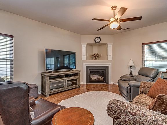 3rd image of 13813 Millers Creek Ln