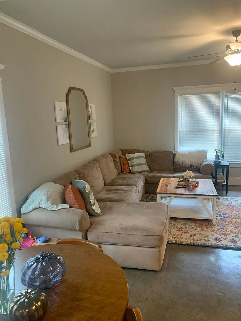 3 Bedroom Near Downtown Available for Pre-Lease — Photo 4